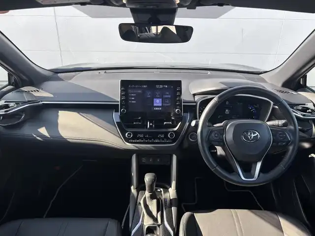 トヨタ カローラ クロス ハイブリッド Z 茨城県 2022(令4)年 3.7万km アティチュードブラックマイカ 純正ディスプレイオーディオ/　(AM/FM/USB/Bluetooth/Miracast)/全方位カメラ/追従型クルーズコントロール/ETC/LEDヘッドライト/ハーフレザーシート/シートヒーター/パワーシート/電動リアゲート/純正アルミホイール/レーンキープアシスト/オートライト/パワーステアリング