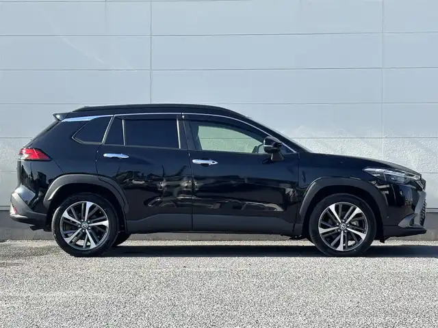 トヨタ カローラ クロス ハイブリッド Z 茨城県 2022(令4)年 3.7万km アティチュードブラックマイカ 純正ディスプレイオーディオ/　(AM/FM/USB/Bluetooth/Miracast)/全方位カメラ/追従型クルーズコントロール/ETC/LEDヘッドライト/ハーフレザーシート/シートヒーター/パワーシート/電動リアゲート/純正アルミホイール/レーンキープアシスト/オートライト/パワーステアリング