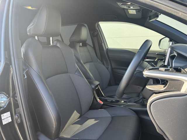 トヨタ カローラ クロス ハイブリッド Z 茨城県 2022(令4)年 3.7万km アティチュードブラックマイカ 純正ディスプレイオーディオ/　(AM/FM/USB/Bluetooth/Miracast)/全方位カメラ/追従型クルーズコントロール/ETC/LEDヘッドライト/ハーフレザーシート/シートヒーター/パワーシート/電動リアゲート/純正アルミホイール/レーンキープアシスト/オートライト/パワーステアリング