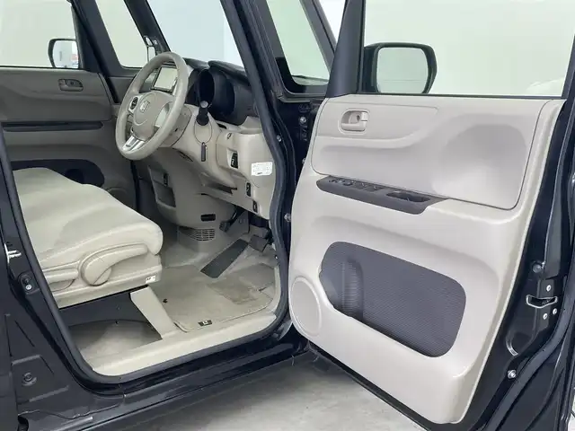 ホンダ Ｎ ＢＯＸ G Lパッケージ 大分県 2015(平27)年 6.5万km スマートブラック 純正ナビ/【CD/ワンセグ/FM/AM】/バックカメラ/片側パワースライドドア/ヘッドライトレベライザー/スマートキー/プッシュスタート/ステアリングスイッチ/横滑り防止装置/ハロゲンヘッドライト/純正アルミキャップ/純正フロアマット/電動格納ミラー