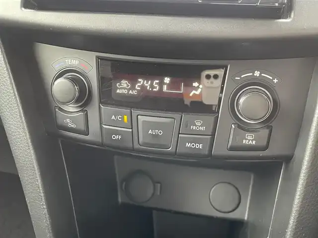スズキ スイフト スポーツ 埼玉県 2013(平25)年 9.4万km スノーホワイトパール /社外メモリーナビ//フルセグTV//CD/DVD/Bluetooth//クルーズコントロール//ビルトインETC//スマートキー×2//キセノン//Wエアバッグ&ABS//横滑り防止装置//オートライト//革巻きステアリング//オートライト//Fフォグランプ//リヤスポイラー//プライバシーガラス//ドアバイザー//社外エアクリーナー//社外マフラー//純正17インチAW//新車時保証書//取扱説明書//ナビ取説