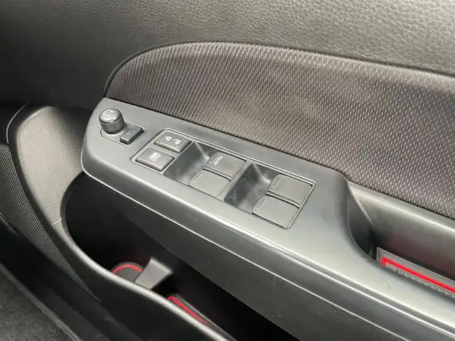 スズキ スイフト スポーツ 埼玉県 2013(平25)年 9.4万km スノーホワイトパール /社外メモリーナビ//フルセグTV//CD/DVD/Bluetooth//クルーズコントロール//ビルトインETC//スマートキー×2//キセノン//Wエアバッグ&ABS//横滑り防止装置//オートライト//革巻きステアリング//オートライト//Fフォグランプ//リヤスポイラー//プライバシーガラス//ドアバイザー//社外エアクリーナー//社外マフラー//純正17インチAW//新車時保証書//取扱説明書//ナビ取説