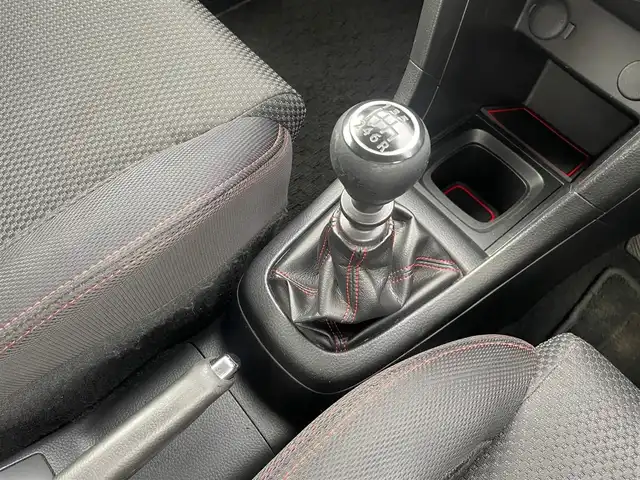 スズキ スイフト スポーツ 埼玉県 2013(平25)年 9.4万km スノーホワイトパール /社外メモリーナビ//フルセグTV//CD/DVD/Bluetooth//クルーズコントロール//ビルトインETC//スマートキー×2//キセノン//Wエアバッグ&ABS//横滑り防止装置//オートライト//革巻きステアリング//オートライト//Fフォグランプ//リヤスポイラー//プライバシーガラス//ドアバイザー//社外エアクリーナー//社外マフラー//純正17インチAW//新車時保証書//取扱説明書//ナビ取説