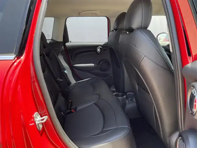 ＭＩＮＩ ミニ クーパー D 東京都 2018(平30)年 2.7万km チリ・レッド 純正ナビ/本革【黒】/シートヒーター/LEDヘッドライト/ドラレコ/アイドリングストップ/オットマン/スペアキー×１　記録簿