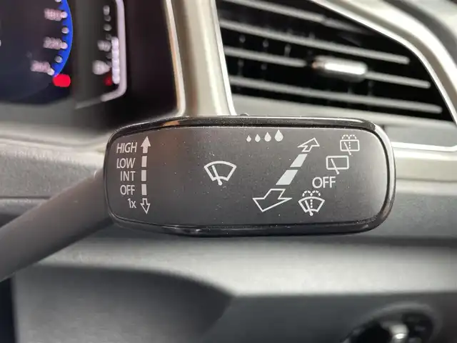 フォルクスワーゲン ＶＷ Ｔ－ロック TDI スタイル デザインPKG 熊本県 2021(令3)年 3.7万km ディープブラックパールエフェクト ・スマートキー/・プッシュスタート/・リアトラフィックアラート/・フロントアシスト/・レーンキープアシスト/・ブラインドスポットモニター/・疲労検知/・オキュバント・プロテクション/・クルーズコントロール(追従式)/・純正メモリナビ/　【Bluetooth・USB・AppleCarPlay・AndroidAuto】/・フルセグTV/・バックカメラ/・ETC2.0/・バーチャルコクピット/・パワーバックドア/・LEDヘッドランプ/・フォグランプ/・純正マット