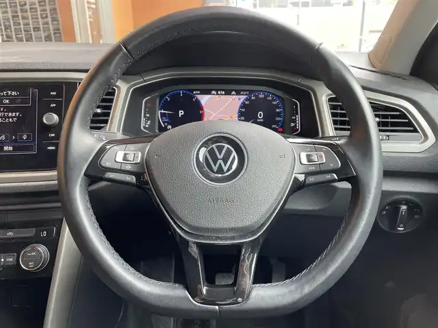 フォルクスワーゲン ＶＷ Ｔ－ロック TDI スタイル デザインPKG 熊本県 2021(令3)年 3.7万km ディープブラックパールエフェクト ・スマートキー/・プッシュスタート/・リアトラフィックアラート/・フロントアシスト/・レーンキープアシスト/・ブラインドスポットモニター/・疲労検知/・オキュバント・プロテクション/・クルーズコントロール(追従式)/・純正メモリナビ/　【Bluetooth・USB・AppleCarPlay・AndroidAuto】/・フルセグTV/・バックカメラ/・ETC2.0/・バーチャルコクピット/・パワーバックドア/・LEDヘッドランプ/・フォグランプ/・純正マット