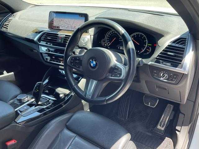 ＢＭＷ Ｘ４ xDrive 30i Mスポーツ 埼玉県 2019(平31)年 4.1万km 白 黒レザーシート/ハイラインパッケージ/アクティブクルーズコントロール/純正HDDナビ/(Bluetooth/USB/CD/DVD/フルセグ)/３６０度カメラ/インテリジェントセーフティー/アンビエントライト/クリアランスソナー/全席シートヒーター/ＬＥＤランプ/ミラーETC