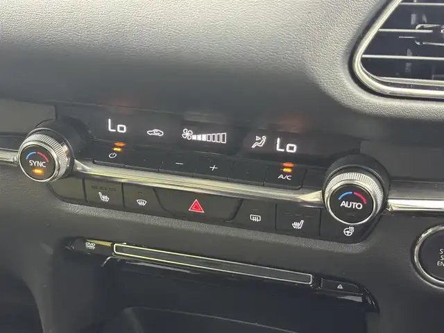マツダ ＣＸ－３０ XD プロアクティブ 福井県 2022(令4)年 1.2万km プラチナクォーツメタリック 純正メーカーＯＰナビ/（ＦＭ／ＡＭ／ＢＴ／ＵＳＢ／ＣＤ／ＤＶＤ／ＴＶ／ＨＤＭＩ）/360°セーフティパッケージ/全方位カメラ/ブラックレザーパッケージ/ハーフレザーシート/ＢＯＳＥサウンド/シートヒーター/パワーシート/メモリシート/ステアリングヒーター/純正アルミホイール/LEDヘッドライト/前後コーナーセンサー/オートライト/オートマチックハイビーム