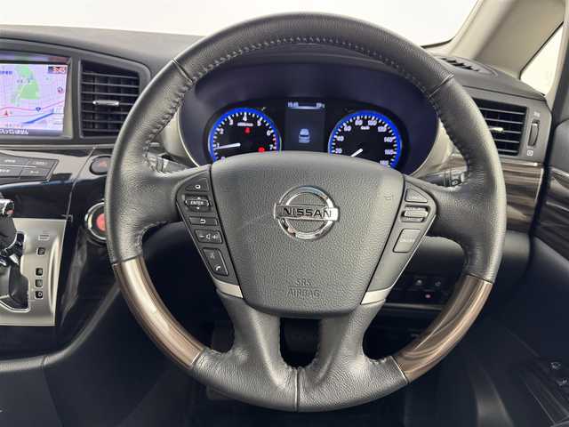 日産 エルグランド 250HWS アーバンクロム 福岡県 2018(平30)年 2.9万km ブリリアントホワイトパール 純正ナビ(CD DVD BT フルセグ) /後席モニター /全方位カメラ /ETC /前方ドライブレコーダー　/両側パワースライドドア　/クルーズコントロール　/オートライト /LEDヘッドライト　/フォグランプ