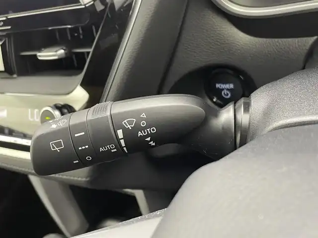 トヨタ カローラ クロス ハイブリッド Z 熊本県 2024(令6)年 1.1万km アティチュードブラックマイカ/プラチナホワイトパールマイカ トヨタチームメイト/禁煙車　/ガラスルーフ　/純正ドライブレコーダー　/全周囲カメラ　/純正１０，５型ディスプレイオーディオ　/ビルトインＥＴＣ２．０　/トヨタセーフティーセンス/・プリクラッシュセーフティ/・ロードサインアシスト/・レーンディパーチャーアラート/・レーダークルーズコントロール/・オートマチックハイビーム/・ブラインドスポットモニター/前後クリアランスソナー　/前席シートヒーター　/運転席パワーシート/パワーバックドア/ハーフレザーシート/純正フロアマット/純正１８インチAW/オートライト/LEDヘッドライト/フォグライト/スマートキー/プッシュスタート/スペアキー1本/保証書/取扱説明書