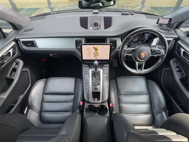 ポルシェ マカン ターボ 石川県 2015(平27)年 6.8万km ジェットブラック ４WD/黒レザーシート/ALPINE11インチナビ/(BT/AM/FM/CD/DVD/フルセグTV)/バックカメラ/ガラスサンルーフ/BOSEサウンドシステム/パワーシート(前席)/シートヒーター(前席)/パドルシフト/ステアリングスイッチ/ドライブレコーダー(前後)/クルーズコントロール/電動リアゲート/純正20インチアルミホイール/ETC
