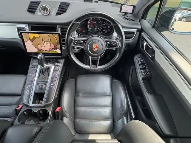 ポルシェ マカン ターボ 石川県 2015(平27)年 6.8万km ジェットブラック ４WD/黒レザーシート/ALPINE11インチナビ/(BT/AM/FM/CD/DVD/フルセグTV)/バックカメラ/ガラスサンルーフ/BOSEサウンドシステム/パワーシート(前席)/シートヒーター(前席)/パドルシフト/ステアリングスイッチ/ドライブレコーダー(前後)/クルーズコントロール/電動リアゲート/純正20インチアルミホイール/ETC