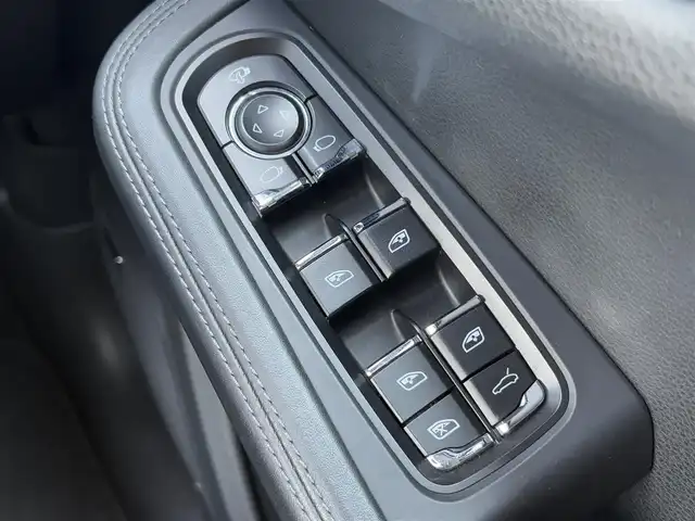 ポルシェ マカン ターボ 石川県 2015(平27)年 6.8万km ジェットブラック ４WD/黒レザーシート/ALPINE11インチナビ/(BT/AM/FM/CD/DVD/フルセグTV)/バックカメラ/ガラスサンルーフ/BOSEサウンドシステム/パワーシート(前席)/シートヒーター(前席)/パドルシフト/ステアリングスイッチ/ドライブレコーダー(前後)/クルーズコントロール/電動リアゲート/純正20インチアルミホイール/ETC