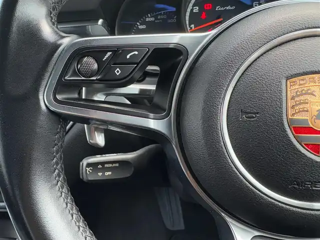 ポルシェ マカン ターボ 石川県 2015(平27)年 6.8万km ジェットブラック ４WD/黒レザーシート/ALPINE11インチナビ/(BT/AM/FM/CD/DVD/フルセグTV)/バックカメラ/ガラスサンルーフ/BOSEサウンドシステム/パワーシート(前席)/シートヒーター(前席)/パドルシフト/ステアリングスイッチ/ドライブレコーダー(前後)/クルーズコントロール/電動リアゲート/純正20インチアルミホイール/ETC