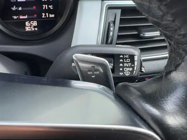 ポルシェ マカン ターボ 石川県 2015(平27)年 6.8万km ジェットブラック ４WD/黒レザーシート/ALPINE11インチナビ/(BT/AM/FM/CD/DVD/フルセグTV)/バックカメラ/ガラスサンルーフ/BOSEサウンドシステム/パワーシート(前席)/シートヒーター(前席)/パドルシフト/ステアリングスイッチ/ドライブレコーダー(前後)/クルーズコントロール/電動リアゲート/純正20インチアルミホイール/ETC