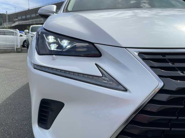 レクサス ＮＸ 300 バージョンL 山梨県 2019(平31)年 6.2万km ソニッククォーツ 純正メモリナビ　/全方位カメラ　/フルセグＴＶ　/Ｂｌｕｅｔｏｏｔｈ／ＣＤ／ＵＳＢ　/純正ビルトインＥＴＣ　/ガラスルーフ　/電動リアゲート　/全席パワーシート　/全席シートヒーター／前席ベンチレーション　/クルコン
