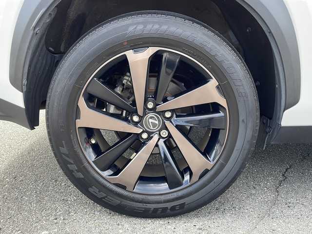 レクサス ＮＸ 300 バージョンL 山梨県 2019(平31)年 6.2万km ソニッククォーツ 純正メモリナビ　/全方位カメラ　/フルセグＴＶ　/Ｂｌｕｅｔｏｏｔｈ／ＣＤ／ＵＳＢ　/純正ビルトインＥＴＣ　/ガラスルーフ　/電動リアゲート　/全席パワーシート　/全席シートヒーター／前席ベンチレーション　/クルコン