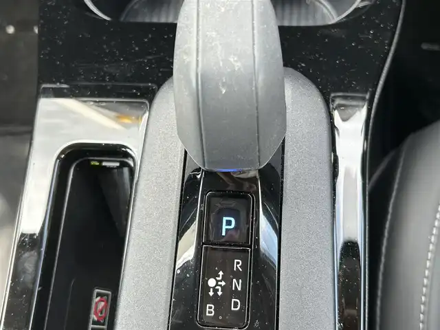 トヨタ プリウス Z 奈良県 2024(令6)年 1.6万km プラチナホワイトパールマイカ 1オーナー/モデリスタフルエアロ/モデリスタアルミ/純正メーカーナビ/TV/BT//アラウンドビューカメラ/追従式クルコン/コーナーセンサー/レーンキープアシスト/ETC2.0/バックカメラ/電動リアゲート/パワーシート/フルフラットシート/シートヒーター/エアシート/置くだけ充電/オートLEDライト/保証書・取説・スペアキー付