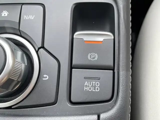マツダ ＣＸ－３ 15S アーバンドレッサー 千葉県 2020(令2)年 1.7万km マシーングレープレミアムM ワンオーナー/純正SDナビ/(フルセグTV/BT/CD/DVD/FM/AM)/全周囲カメラ/前後ドライブレコーダー/ヘッドアップディスプレイ/ステアリングヒーター/衝突被害軽減システム/車線逸脱警報/クルーズコントロール/ハーフレザーシート/横滑り防止装置/ETC/アイドリングストップ/LEDヘッドライト/フォグランプ/オートライト/ウィンカーミラー/電動格納ミラー/純正16インチAW/シートヒーター/シートリフター/プッシュスタート/スマートキー/フロアマット/ドアバイザー/スペアキー/取扱説明書/保証書