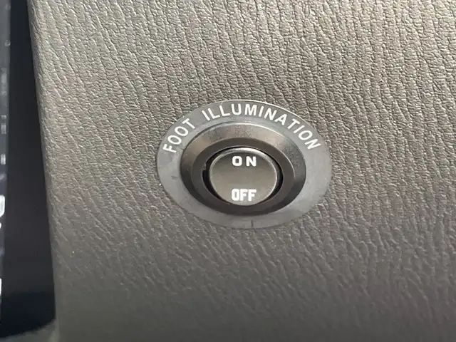マツダ ＣＸ－３ 15S アーバンドレッサー 千葉県 2020(令2)年 1.7万km マシーングレープレミアムM ワンオーナー/純正SDナビ/(フルセグTV/BT/CD/DVD/FM/AM)/全周囲カメラ/前後ドライブレコーダー/ヘッドアップディスプレイ/ステアリングヒーター/衝突被害軽減システム/車線逸脱警報/クルーズコントロール/ハーフレザーシート/横滑り防止装置/ETC/アイドリングストップ/LEDヘッドライト/フォグランプ/オートライト/ウィンカーミラー/電動格納ミラー/純正16インチAW/シートヒーター/シートリフター/プッシュスタート/スマートキー/フロアマット/ドアバイザー/スペアキー/取扱説明書/保証書