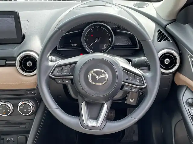 マツダ ＣＸ－３ 15S アーバンドレッサー 千葉県 2020(令2)年 1.7万km マシーングレープレミアムM ワンオーナー/純正SDナビ/(フルセグTV/BT/CD/DVD/FM/AM)/全周囲カメラ/前後ドライブレコーダー/ヘッドアップディスプレイ/ステアリングヒーター/衝突被害軽減システム/車線逸脱警報/クルーズコントロール/ハーフレザーシート/横滑り防止装置/ETC/アイドリングストップ/LEDヘッドライト/フォグランプ/オートライト/ウィンカーミラー/電動格納ミラー/純正16インチAW/シートヒーター/シートリフター/プッシュスタート/スマートキー/フロアマット/ドアバイザー/スペアキー/取扱説明書/保証書