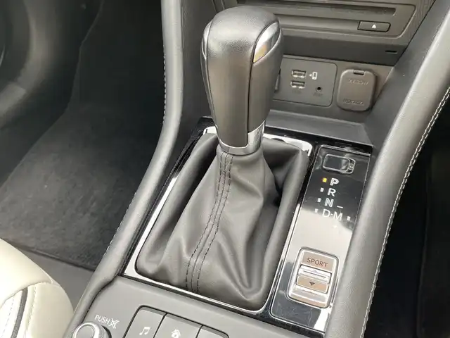 マツダ ＣＸ－３ 15S アーバンドレッサー 千葉県 2020(令2)年 1.7万km マシーングレープレミアムM ワンオーナー/純正SDナビ/(フルセグTV/BT/CD/DVD/FM/AM)/全周囲カメラ/前後ドライブレコーダー/ヘッドアップディスプレイ/ステアリングヒーター/衝突被害軽減システム/車線逸脱警報/クルーズコントロール/ハーフレザーシート/横滑り防止装置/ETC/アイドリングストップ/LEDヘッドライト/フォグランプ/オートライト/ウィンカーミラー/電動格納ミラー/純正16インチAW/シートヒーター/シートリフター/プッシュスタート/スマートキー/フロアマット/ドアバイザー/スペアキー/取扱説明書/保証書