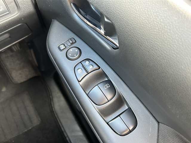 日産 セレナ ハイウェイスター V 広島県 2021(令3)年 3.8万km ブリリアントホワイトパール 2トーン 禁煙車/セーフティパックA/エマージェンシーブレーキ/車線逸脱警報/標識認識機能/速度標識認識/ハイビームアシスト/BSW/コーナーセンサー/プロパイロット/インテリジェントルームミラー/電動パーキングブレーキ/ブレーキホールド/社外９型ナビ（MDV-M907HDL）/・フルセグTV/・CD/DVD//・Bluetooth/・SD/音楽録音/アラウンドビューモニター/社外フリップダウンモニター（TVM-FW1020）/ステアリングスイッチ/革巻きステアリング/オートライト/LEDヘッドライト/フォグランプ/シートカバー/ETC/純正16インチアルミホイール/W+サイド+カーテンエアバック