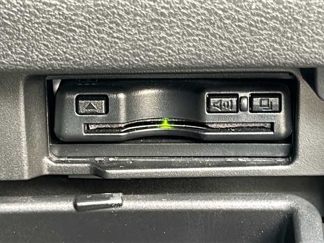 日産 セレナ ハイウェイスター V 広島県 2021(令3)年 3.8万km ブリリアントホワイトパール 2トーン 禁煙車/セーフティパックA/エマージェンシーブレーキ/車線逸脱警報/標識認識機能/速度標識認識/ハイビームアシスト/BSW/コーナーセンサー/プロパイロット/インテリジェントルームミラー/電動パーキングブレーキ/ブレーキホールド/社外９型ナビ（MDV-M907HDL）/・フルセグTV/・CD/DVD//・Bluetooth/・SD/音楽録音/アラウンドビューモニター/社外フリップダウンモニター（TVM-FW1020）/ステアリングスイッチ/革巻きステアリング/オートライト/LEDヘッドライト/フォグランプ/シートカバー/ETC/純正16インチアルミホイール/W+サイド+カーテンエアバック