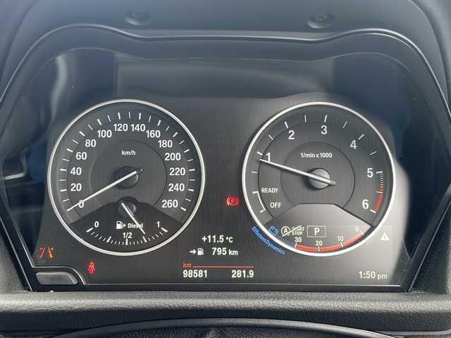 ＢＭＷ ２１８ｄ 福井県 2017(平29)年 9.9万km ミネラルホワイト ４WD/ディーゼルターボ/メーカー純正HDDナビゲーション/（CD/DVD/BT）/バックカメラ/プリクラッシュセーフティ/レーンキープアシスト/パーキングアシスト/ヘッドアップディスプレイ/アダプティブクルーズコントロール/LIMスイッチ/クリアランスソナー/純正17インチアルミホイール/3列シート/黒革シート/前席パワーシート/シートヒーター/LEDヘッドライト/フォグランプ/ステアリングリモコン/オートライト/ETC（ミラー一体型）/プッシュスタート/スマートキー/保証書/取扱説明書