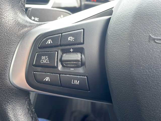 ＢＭＷ ２１８ｄ 福井県 2017(平29)年 9.9万km ミネラルホワイト ４WD/ディーゼルターボ/メーカー純正HDDナビゲーション/（CD/DVD/BT）/バックカメラ/プリクラッシュセーフティ/レーンキープアシスト/パーキングアシスト/ヘッドアップディスプレイ/アダプティブクルーズコントロール/LIMスイッチ/クリアランスソナー/純正17インチアルミホイール/3列シート/黒革シート/前席パワーシート/シートヒーター/LEDヘッドライト/フォグランプ/ステアリングリモコン/オートライト/ETC（ミラー一体型）/プッシュスタート/スマートキー/保証書/取扱説明書