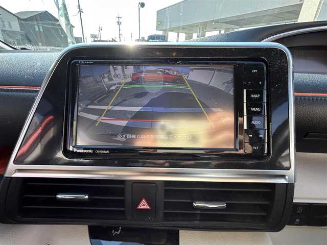 トヨタ シエンタ G 三重県 2017(平29)年 8.2万km レッドマイカM 登録時81851km/禁煙車/strade7インチSDナビ(CN-RE03WD)/・フルセグ・Bluetooth・CD/DVD・AM/F/衝突軽減ブレーキ/レーンディパーチャーアラート/先行車発進お知らせ機能/オートマチックハイビーム/両側パワースライドドア/バックカメラ/フロアマット/ETC/革巻きステアリング/ステアリングスイッチ/プッシュスタート/スマートキー/スペアキー