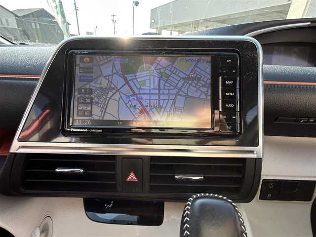 トヨタ シエンタ G 三重県 2017(平29)年 8.2万km レッドマイカM 登録時81851km/禁煙車/strade7インチSDナビ(CN-RE03WD)/・フルセグ・Bluetooth・CD/DVD・AM/F/衝突軽減ブレーキ/レーンディパーチャーアラート/先行車発進お知らせ機能/オートマチックハイビーム/両側パワースライドドア/バックカメラ/フロアマット/ETC/革巻きステアリング/ステアリングスイッチ/プッシュスタート/スマートキー/スペアキー