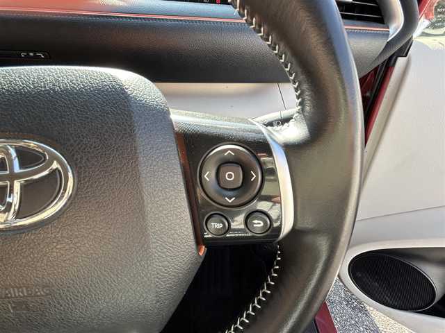 トヨタ シエンタ G 三重県 2017(平29)年 8.2万km レッドマイカM 登録時81851km/禁煙車/strade7インチSDナビ(CN-RE03WD)/・フルセグ・Bluetooth・CD/DVD・AM/F/衝突軽減ブレーキ/レーンディパーチャーアラート/先行車発進お知らせ機能/オートマチックハイビーム/両側パワースライドドア/バックカメラ/フロアマット/ETC/革巻きステアリング/ステアリングスイッチ/プッシュスタート/スマートキー/スペアキー