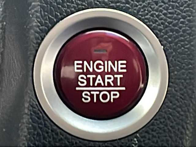 ホンダ フィット 13G Lパッケージ 香川県 2014(平26)年 8万km プレミアムホワイトパール 純正７型ＳＤナビ/・Bluetooth/・AM/FM/・ワンセグTV/ＥＴＣ/ＬＥＤヘッドライト/純正フロアマット/プッシュスタート/スマートキー/アイドリングストップ/パワーステアリング/パワーウィンドウ/オートライト/盗難防止装置/横滑り防止装置/ＡＢＳ/Wエアバッグ