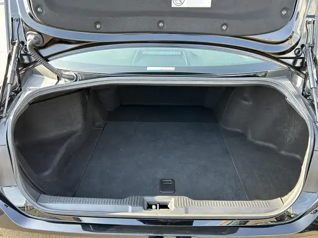 トヨタ クラウン ハイブリッド RS 宮城県 2021(令3)年 4万km ブラック セーフティセンス/・プリクラッシュセーフティ/・レーダークルーズコントロール/・レーントレーシングアシスト/・アダプティブハイビーム/・ロードサインアシスト/・先行車発進告知機能/・ドライバー異常時対応システム/ブラインドスポットモニター/リアクロストラフィックオートブレーキ/リアクロストラフィックアラート/12.3インチナビ/・CD/DVD/・Blu-ray/・Bluetooth/・USB/・AppleCarPlay/AndroidAuto/・フルセグTV/バックカメラ/ビルトインETC/ドライブレコーダー/ハーフレザーシート/シートヒーター/ステアリングヒーター/パワーシート/革巻きステアリング/ステアリングスイッチ/3眼LEDヘッドランプ/シーケンシャルターンランプ/フォグランプ/オートライト/電動パーキングブレーキ/ブレーキホールド/スマートキー＆プッシュスタート/スペアキー1本/電動格納ミラー/純正18インチAW/純正フロアマット/純正ドアバイザー/W/サイド/カーテン/ニーエアバッグ