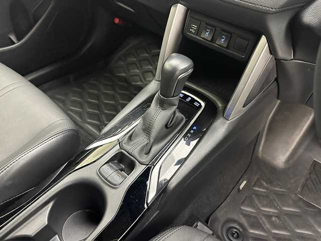 トヨタ カローラ クロス ハイブリッド Z 兵庫県 2022(令4)年 4万km アバンギャルドブロンズメタリック 純正ディスプレイオーディオ/社外ミラー型ドライブレコーダー/バックカメラ/コーナーセンサー/ルーフレール/LEDヘッドライト/LEDフォグランプ/ハーフレザーシート/パワーシート/パワーバックドア/ヘッドライトレベライザー/ビルトインETC/LTA/PKSB/RSA/純正フロアマット/オートハイビーム/社外AW付スタッドレス4本積込/スペアキー