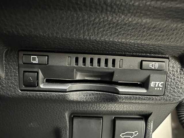 トヨタ カローラ クロス ハイブリッド Z 兵庫県 2022(令4)年 4万km アバンギャルドブロンズメタリック 純正ディスプレイオーディオ/社外ミラー型ドライブレコーダー/バックカメラ/コーナーセンサー/ルーフレール/LEDヘッドライト/LEDフォグランプ/ハーフレザーシート/パワーシート/パワーバックドア/ヘッドライトレベライザー/ビルトインETC/LTA/PKSB/RSA/純正フロアマット/オートハイビーム/社外AW付スタッドレス4本積込/スペアキー