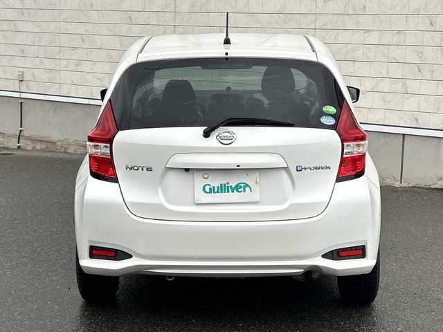 日産 ノート e－パワー X 山形県 2016(平28)年 6.6万km ブリリアントホワイトパール 社外ナビ/・フルセグTV/AM/FM/CD/Bluetooth/衝突被害軽減システム/ドライブレコーダー/バックカメラ/レーンキープアシスト/オートライト/横滑り防止装置/ETC/純正フロアマット/スマートキー/スペアキー/プッシュスタート/ドアバイザー