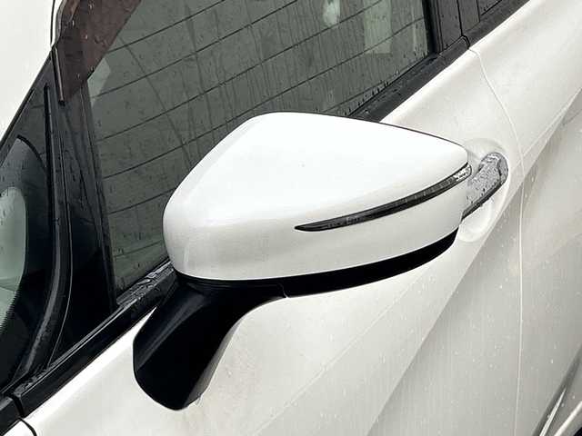 日産 ノート e－パワー X 山形県 2016(平28)年 6.6万km ブリリアントホワイトパール 社外ナビ/・フルセグTV/AM/FM/CD/Bluetooth/衝突被害軽減システム/ドライブレコーダー/バックカメラ/レーンキープアシスト/オートライト/横滑り防止装置/ETC/純正フロアマット/スマートキー/スペアキー/プッシュスタート/ドアバイザー