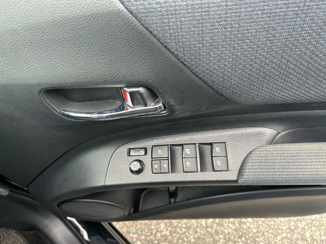 トヨタ シエンタ G 愛知県 2017(平29)年 5万km ブラックマイカ 登録時走行距離49145km/ワンオーナー/純正7インチSDナビ/(Bluetooth/フルセグTV/DVD)/ドラレコ前後/両側パワースライドドア/トヨタセーフティーセンス/プリクラッシュセーフティー/レーダークルーズコントロール/レーンディパーチャーアラート/オートマチックハイビーム/ビルドインETC/ステアリングスイッチ/革巻きステアリング/純正フロアマット/スマートキー/(スペアキー×1)/取説/保証書