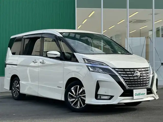 日産 セレナ ハイウェイスター V 静岡県 2020(令2)年 4.3万km ブリリアントホワイトパール ワンオーナー/純正10インチSDナビ/（フルセグTV/FM/AM/Bluetooth/CD/DVD)/アラウンドビューモニター/純正フリップダウンモニター/デジタルインナーミラー/両側パワースライドドア/プロパイロット/ブラインドスポットモニター/レーダークルーズコントロール/エマージェンシーブレーキ/レーンキープアシスト/コーナーセンサー/ドライブレコーダー/アイドリングストップ/ビルトインETC/ステアリングスイッチ/電動格納ミラー/ウィンカーミラー/速度標識表示/道路標識表示/プッシュスタート/スマートキー/ドアバイザー/保証書/取扱説明書/記録簿/スペアキー