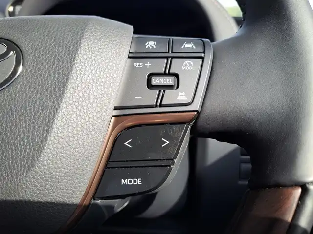 トヨタ アルファード Z 大阪府 2024(令6)年 0.6万km プラチナホワイトパールマイカ /禁煙車//ワンオーナー車//ムーンルーフ//デジタルインナーミラー//14インチディスプレイオーディオ/・ナビゲーション・FM・AM・フルセグTV・HDMI・Applecarplay・AndroidAuto//ディーラーオプション13.2型フリップダウンモニター//ビルトインETC//両側パワースライドドア//パワーバックドア//黒革シート//純正18インチアルミホイール//保証書//取扱説明書//スペアキー