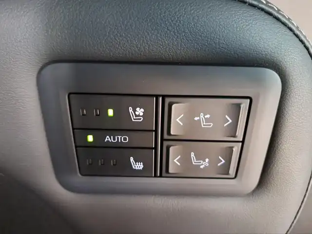 トヨタ アルファード Z 大阪府 2024(令6)年 0.6万km プラチナホワイトパールマイカ /禁煙車//ワンオーナー車//ムーンルーフ//デジタルインナーミラー//14インチディスプレイオーディオ/・ナビゲーション・FM・AM・フルセグTV・HDMI・Applecarplay・AndroidAuto//ディーラーオプション13.2型フリップダウンモニター//ビルトインETC//両側パワースライドドア//パワーバックドア//黒革シート//純正18インチアルミホイール//保証書//取扱説明書//スペアキー