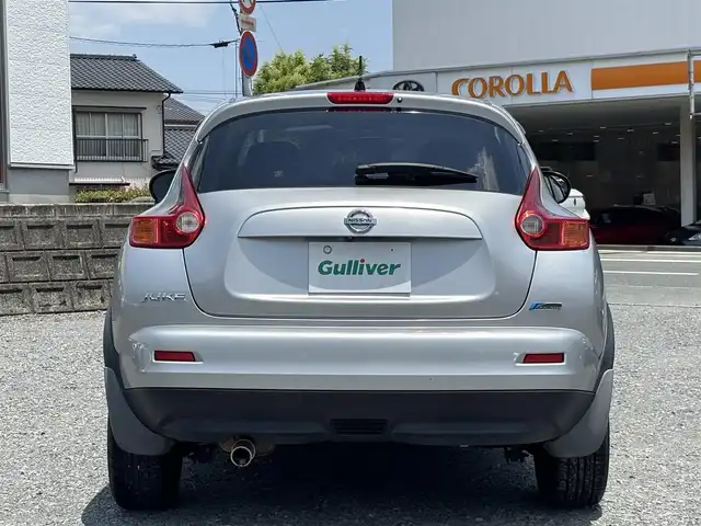 日産 ジューク 15RX 熊本県 2010(平22)年 18.5万km ダイヤモンドシルバー 社外ナビ（CN-RE07WD）/【フルセグTV/CD/DVD/Bluetooth/ラジオ】/バックカメラ/ETC/オートライト/電動格納ミラー/純正フロアマット/純正ドアバイザー/取扱説明書