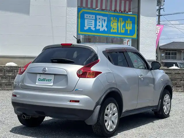 日産 ジューク 15RX 熊本県 2010(平22)年 18.5万km ダイヤモンドシルバー 社外ナビ（CN-RE07WD）/【フルセグTV/CD/DVD/Bluetooth/ラジオ】/バックカメラ/ETC/オートライト/電動格納ミラー/純正フロアマット/純正ドアバイザー/取扱説明書