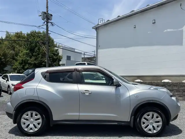 日産 ジューク 15RX 熊本県 2010(平22)年 18.5万km ダイヤモンドシルバー 社外ナビ（CN-RE07WD）/【フルセグTV/CD/DVD/Bluetooth/ラジオ】/バックカメラ/ETC/オートライト/電動格納ミラー/純正フロアマット/純正ドアバイザー/取扱説明書