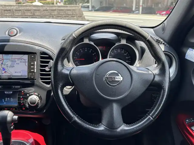 日産 ジューク 15RX 熊本県 2010(平22)年 18.5万km ダイヤモンドシルバー 社外ナビ（CN-RE07WD）/【フルセグTV/CD/DVD/Bluetooth/ラジオ】/バックカメラ/ETC/オートライト/電動格納ミラー/純正フロアマット/純正ドアバイザー/取扱説明書
