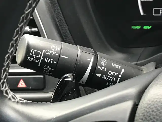 ホンダ ヴェゼル ハイブリッド Z ホンダセンシング 富山県 2017(平29)年 7.2万km クリスタルブラックパール 社外ナビ/フルセグTV/Bluetooth/バックカメラ/衝突被害軽減ブレーキ/レーンキープアシスト/レーダークルーズコントロール/プッシュスタート/スマートキー/革巻きステアリング/ステアリングスイッチ/ハーフレザーシート/プッシュスタート/スマートキー/スペアキー1本/シートヒーター/ルーフレール/スタッドレスタイヤ車載/ETC