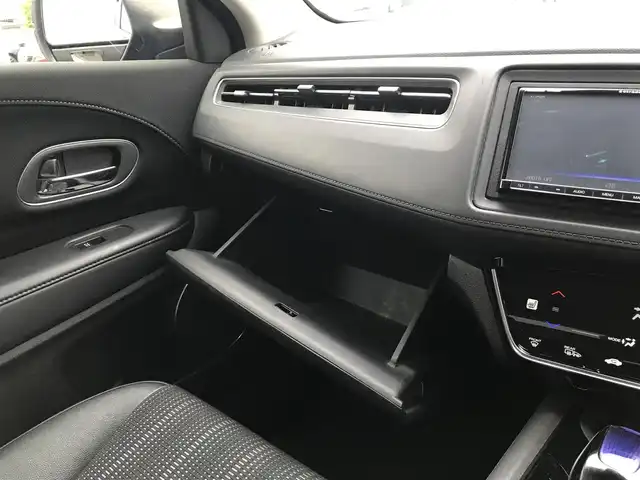 ホンダ ヴェゼル ハイブリッド Z ホンダセンシング 富山県 2017(平29)年 7.2万km クリスタルブラックパール 社外ナビ/フルセグTV/Bluetooth/バックカメラ/衝突被害軽減ブレーキ/レーンキープアシスト/レーダークルーズコントロール/プッシュスタート/スマートキー/革巻きステアリング/ステアリングスイッチ/ハーフレザーシート/プッシュスタート/スマートキー/スペアキー1本/シートヒーター/ルーフレール/スタッドレスタイヤ車載/ETC