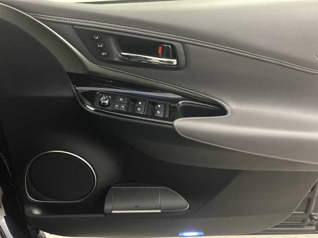 トヨタ ハリアー プレミアム スタイルアッシュ 大分県 2017(平29)年 6.7万km スパークリングブラックパールクリスタルシャイン 社外９型ナビ　EX9V/(CD/DVD/BT/フルセグTV)/バックカメラ/１０．１型フリップダウンモニター　RSH10S-L/電動リアゲート/レーダークルーズ/社外ドライブレコーダー/シートヒーター/パワーシート/シートメモリ/モデリスタフルエアロ/コーナーセンサー/オートハイビーム/電動格納ウィンカーミラー/レーダー式オービス対応セーフティレーダー　AR-48LA/スマートキー×２/ドアバイザー